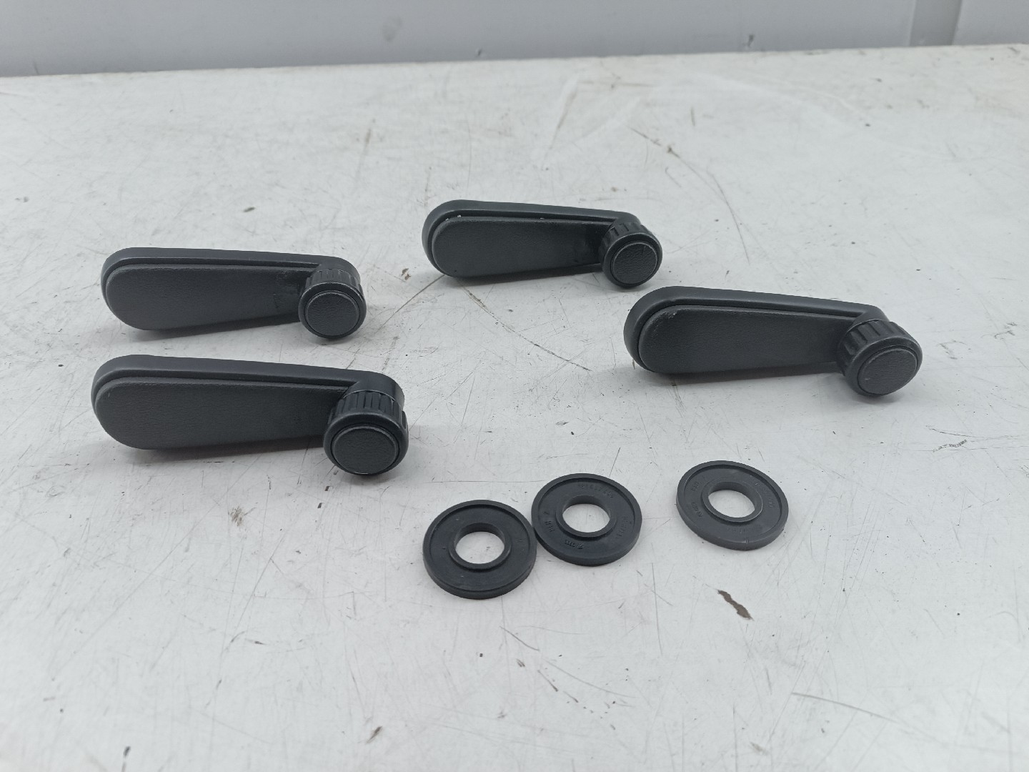 Manivela de vidro VOLKSWAGEN JETTA II (19E, 1G2, 165) | 83 - 92 Imagem-2