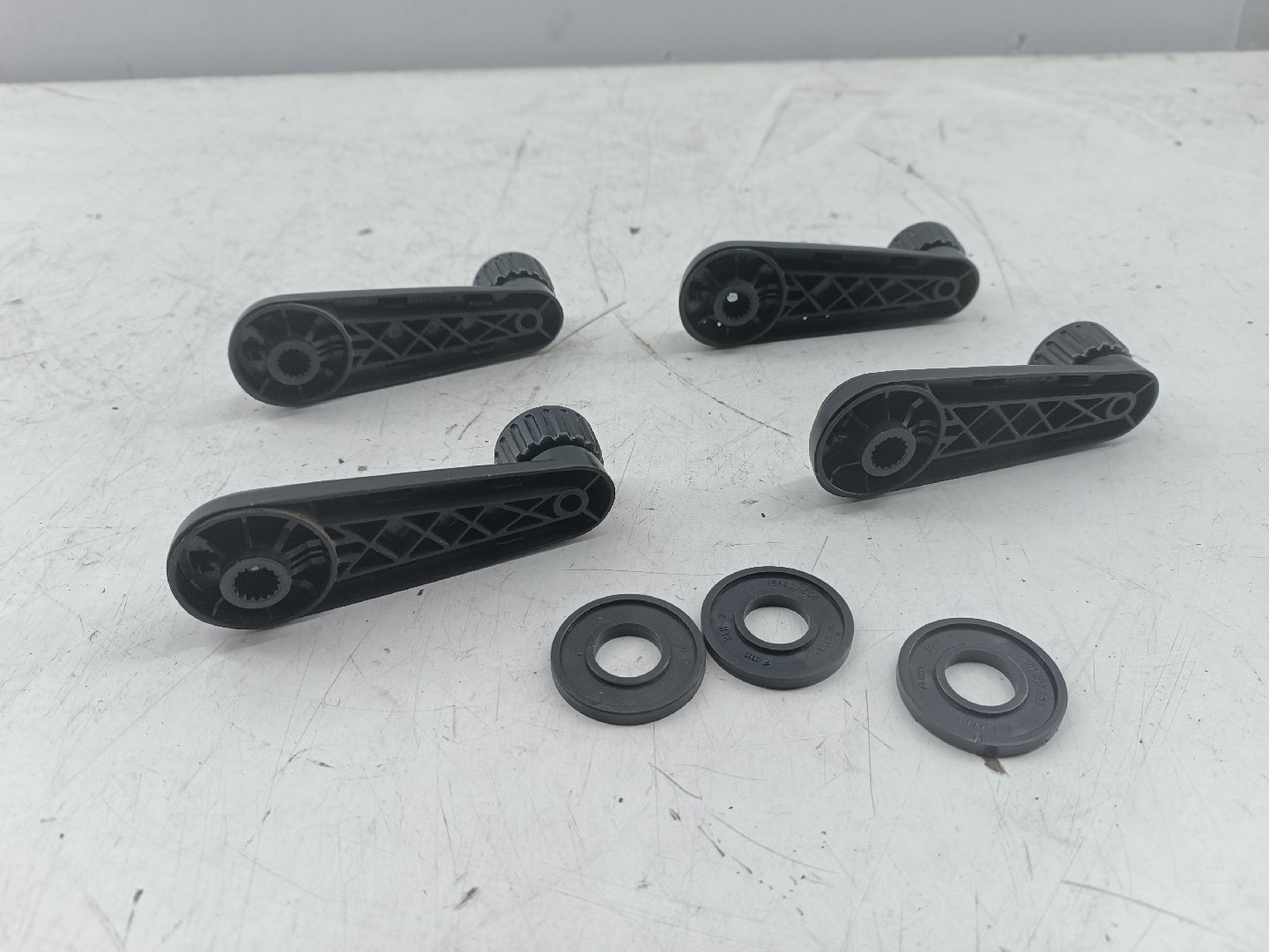 Manivela de vidro VOLKSWAGEN JETTA II (19E, 1G2, 165) | 83 - 92 Imagem-3