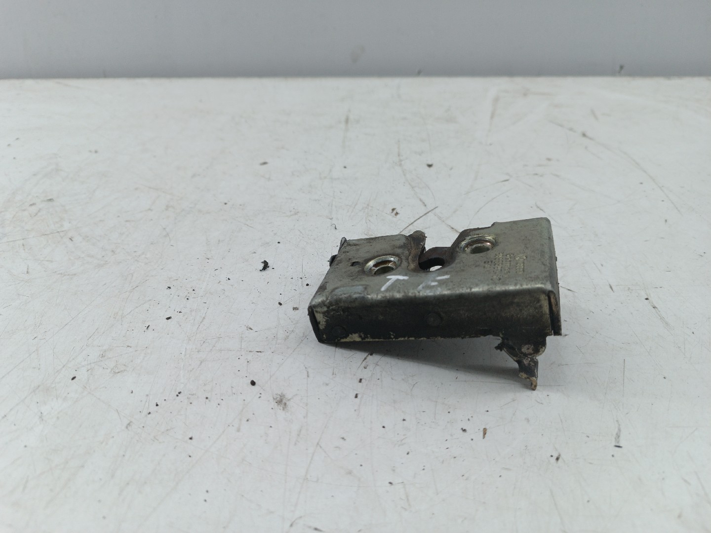 Fecho da Porta Trás Esquerdo VOLKSWAGEN JETTA II (19E, 1G2, 165) | 83 - 92 Imagem-2