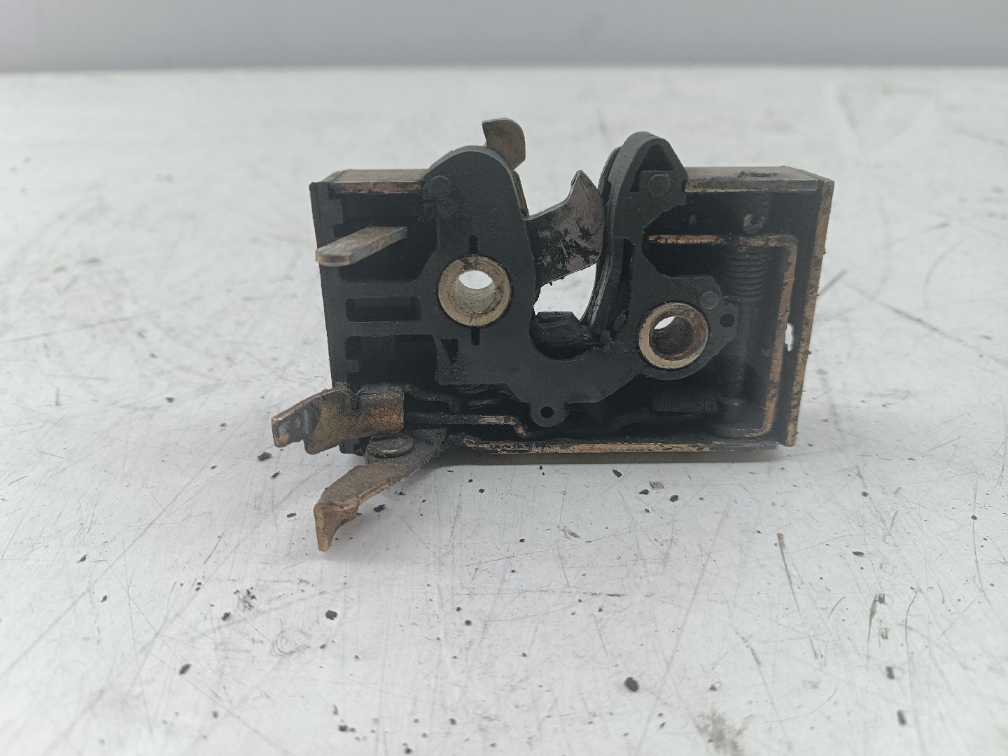 Fecho da Porta Frente Direito VOLKSWAGEN JETTA II (19E, 1G2, 165) | 83 - 92 Imagem-1