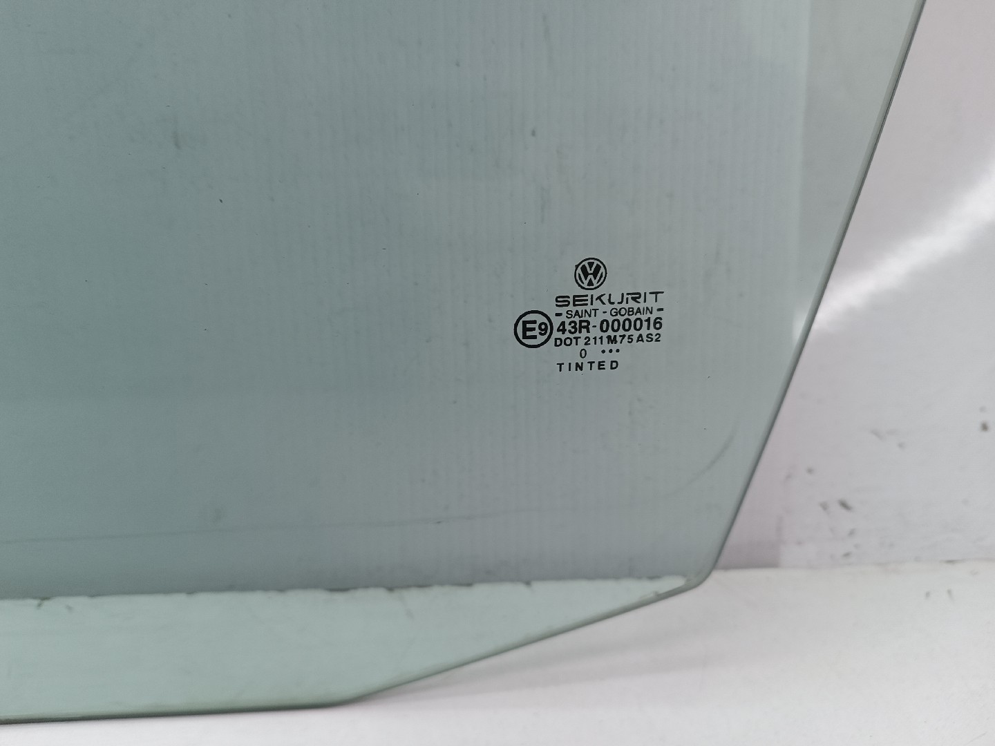 Vidro Porta Frente Esquerdo VOLKSWAGEN POLO (6N1) | 94 - 99 Imagem-1