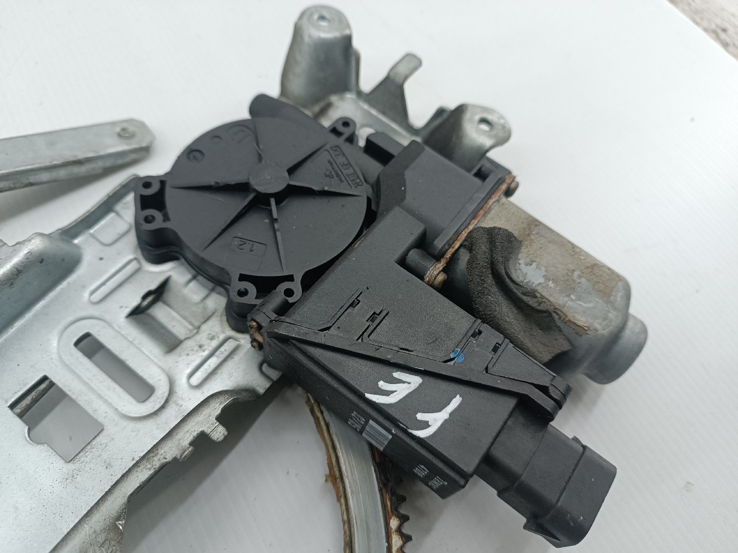 Motor e elevador de vidro frente esquerdo OPEL CORSA C (X01) | 00 - 09 Imagem-1