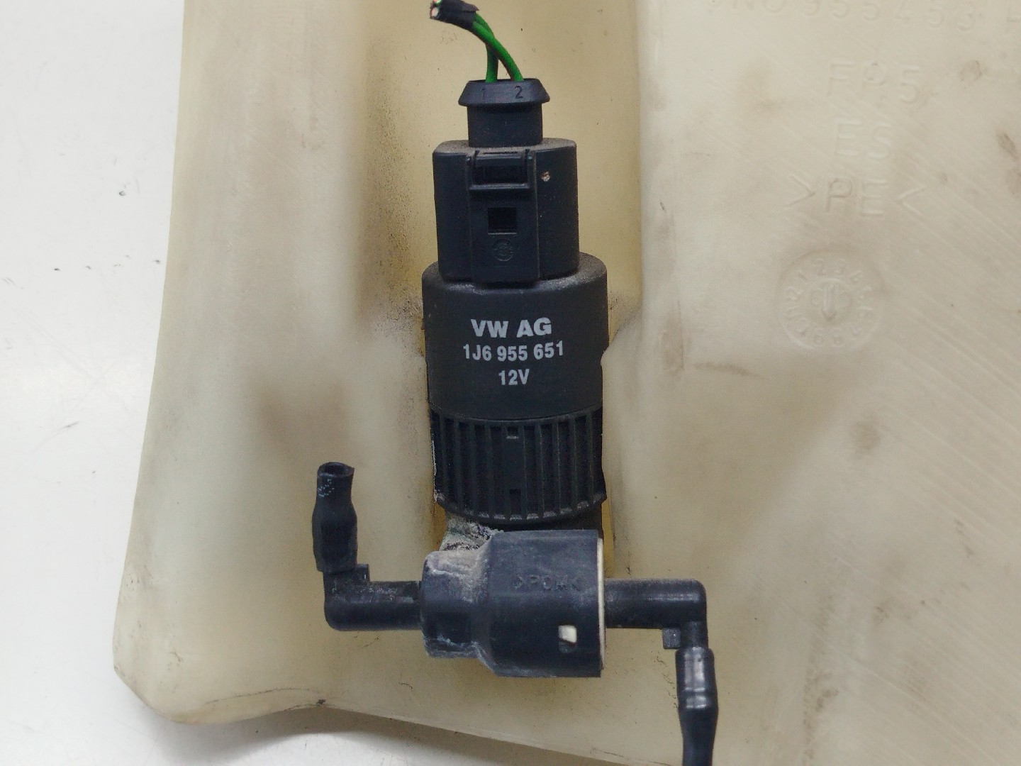 Reservatório de água do limpa para-brisas VOLKSWAGEN POLO (6N1) | 94 - 99 Imagem-3