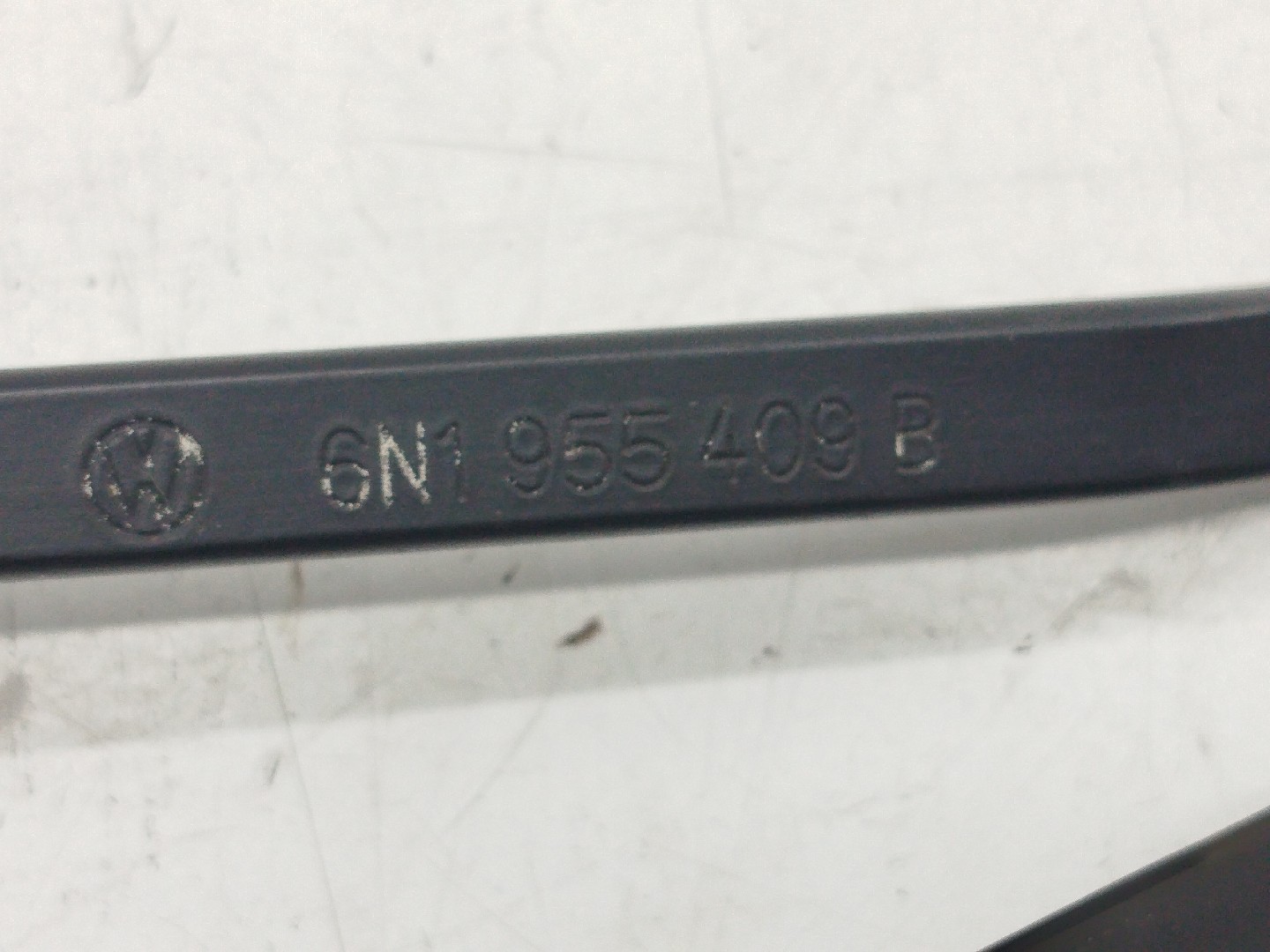 Braços das escovas frente VOLKSWAGEN POLO (6N1) | 94 - 99 Imagem-1