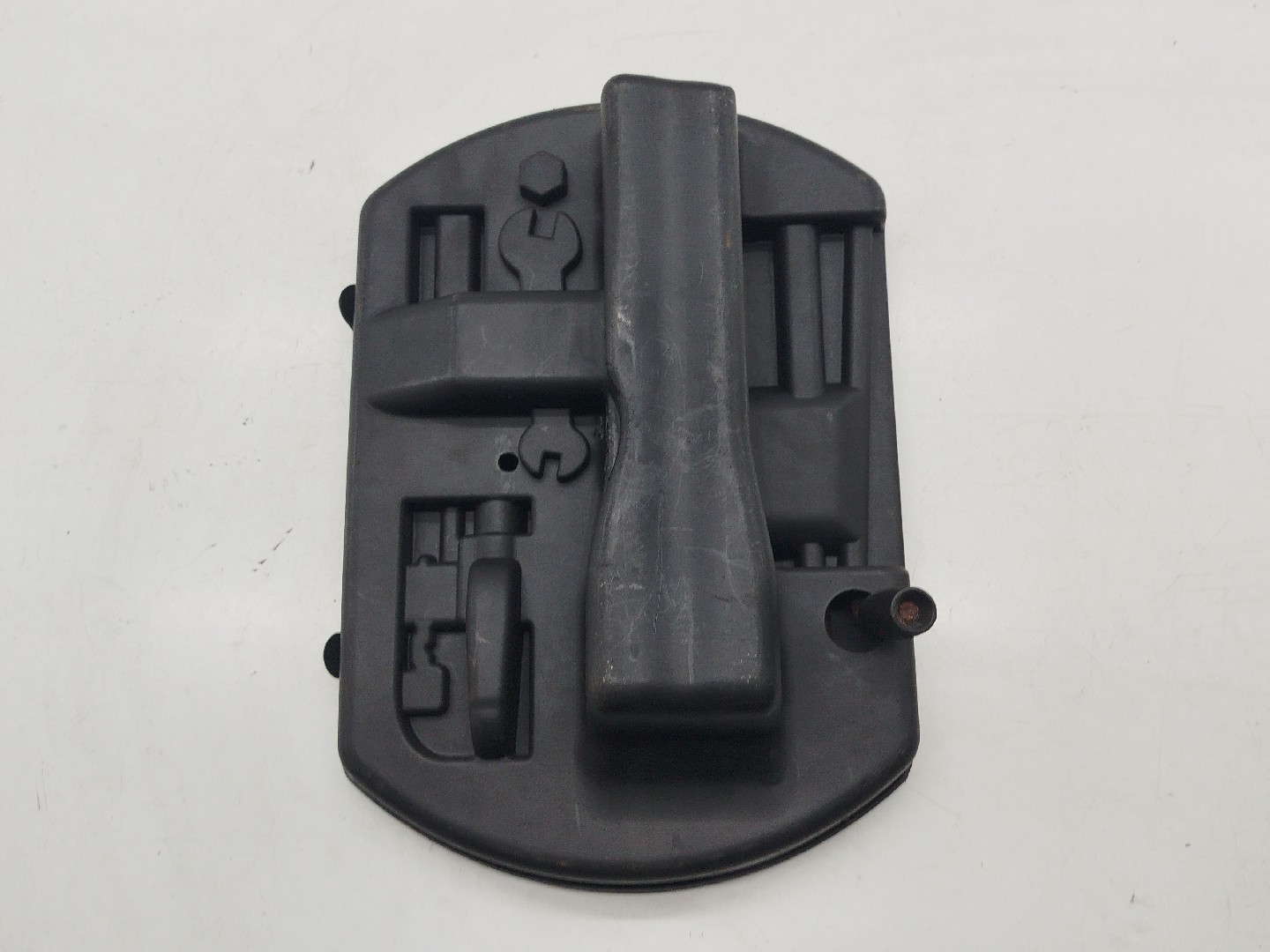 Kit de troca de pneu VOLKSWAGEN POLO (6N1) | 94 - 99 Imagem-4