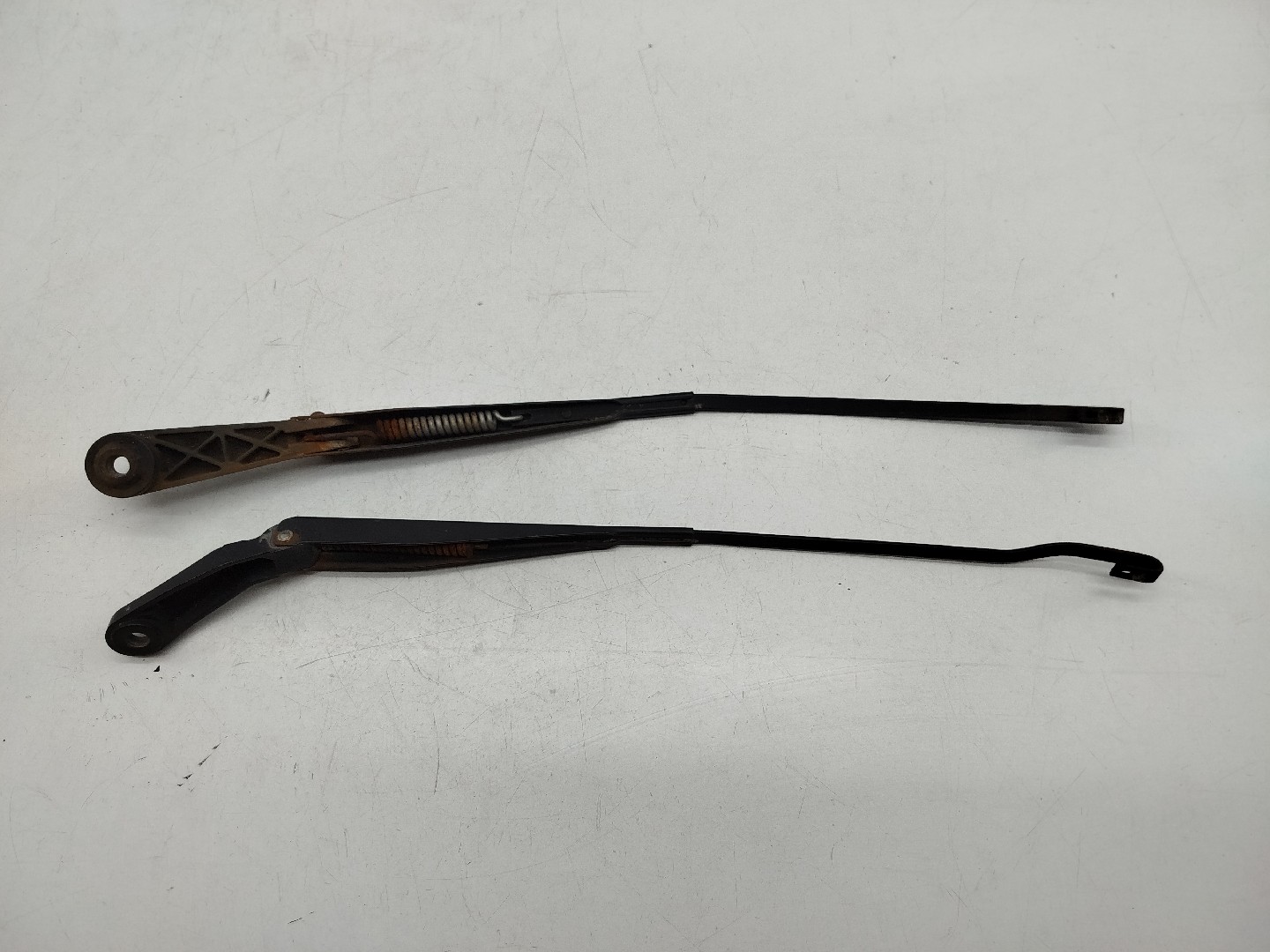 Braços das escovas frente ALFA ROMEO 146 (930_) | 94 - 01