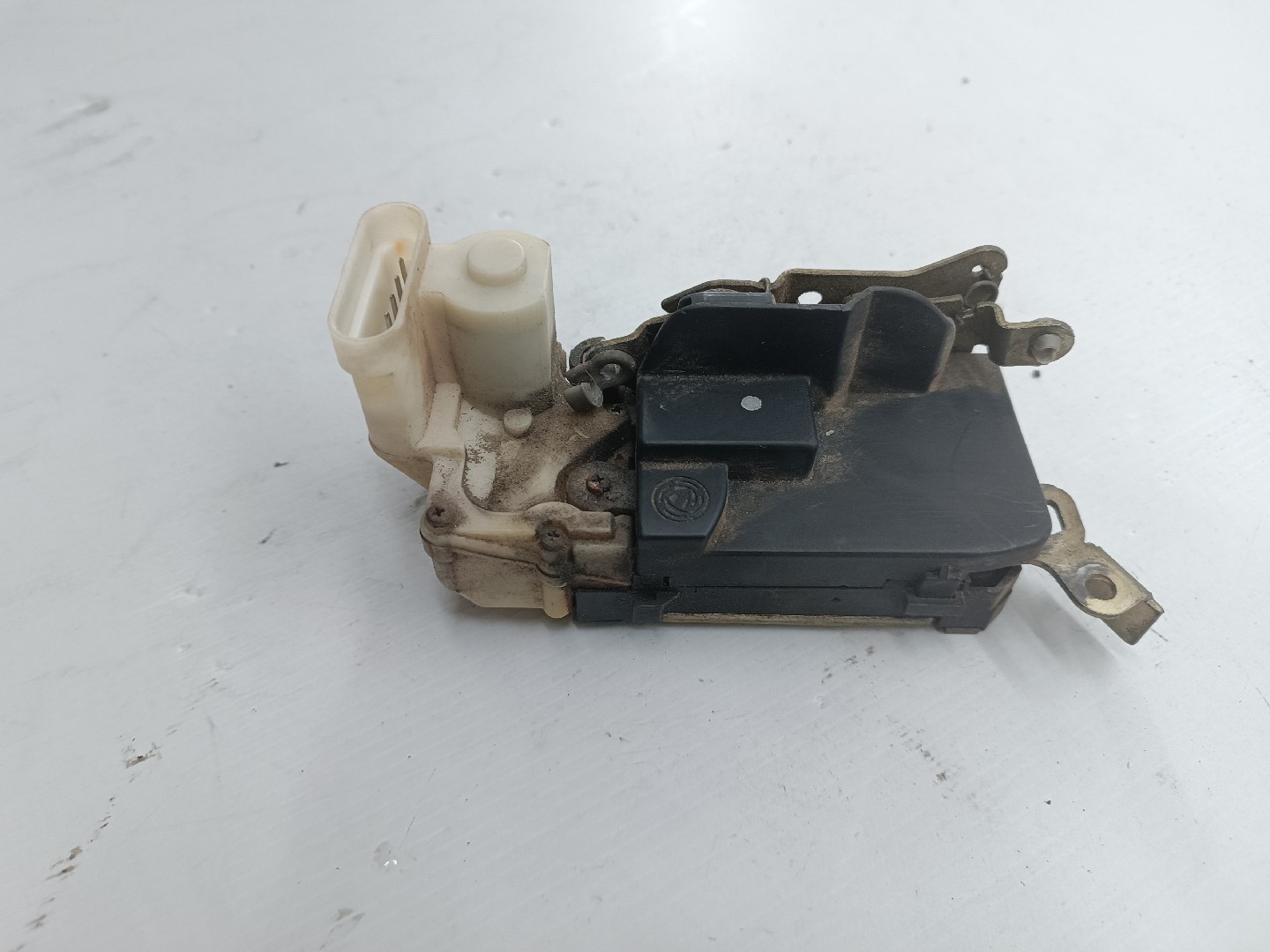 Fecho da Porta Trás Esquerdo ALFA ROMEO 146 (930_) | 94 - 01