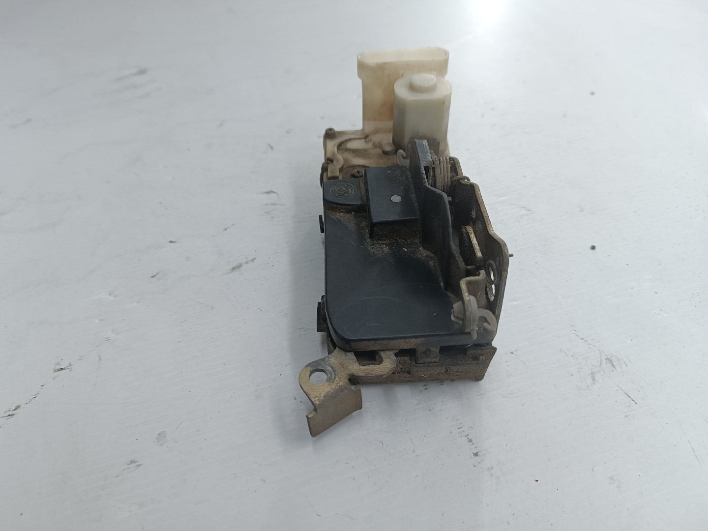 Fecho da Porta Trás Esquerdo ALFA ROMEO 146 (930_) | 94 - 01 Imagem-1