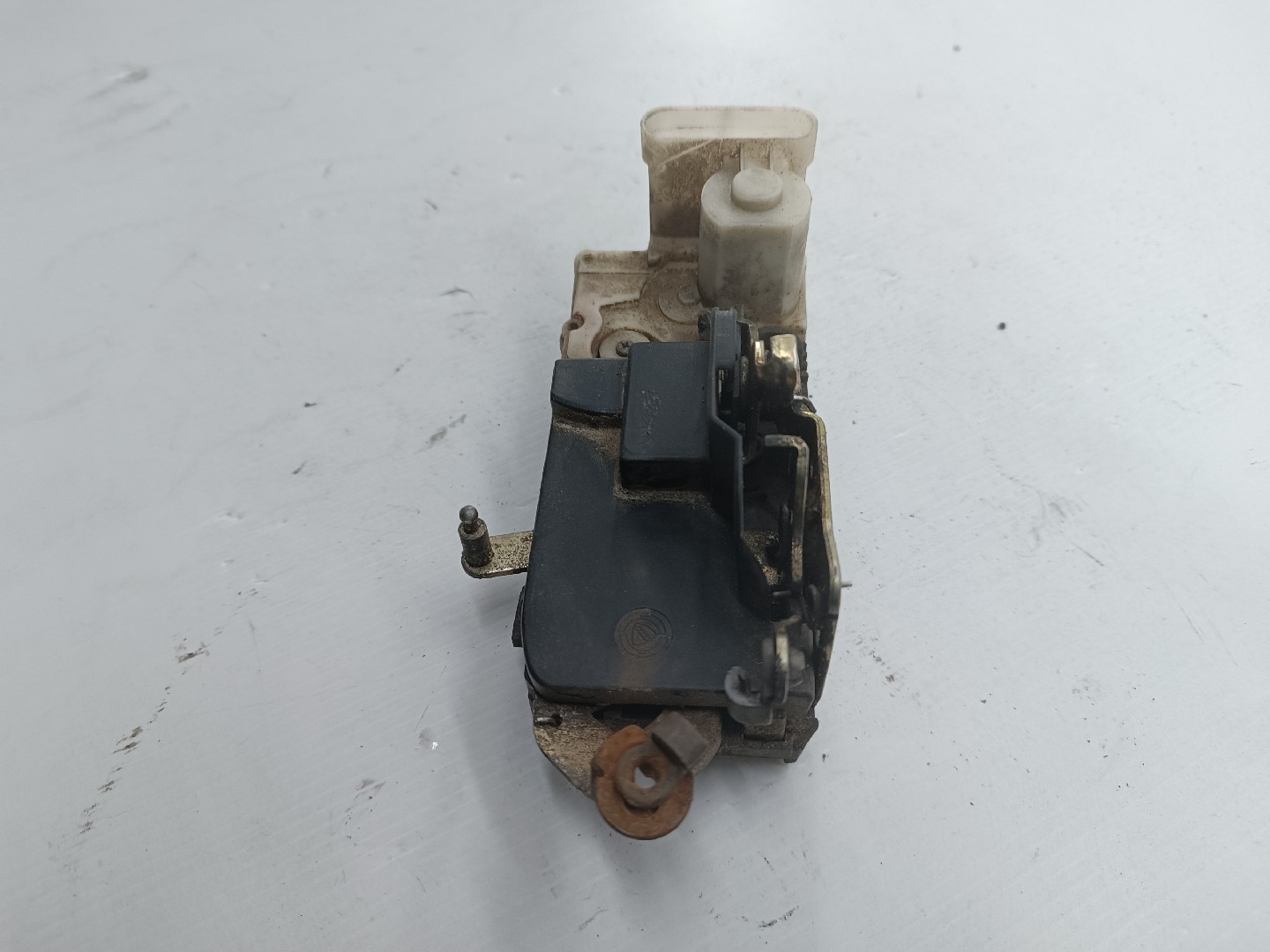 Fecho da Porta Frente Esquerdo ALFA ROMEO 146 (930_) | 94 - 01 Imagem-1