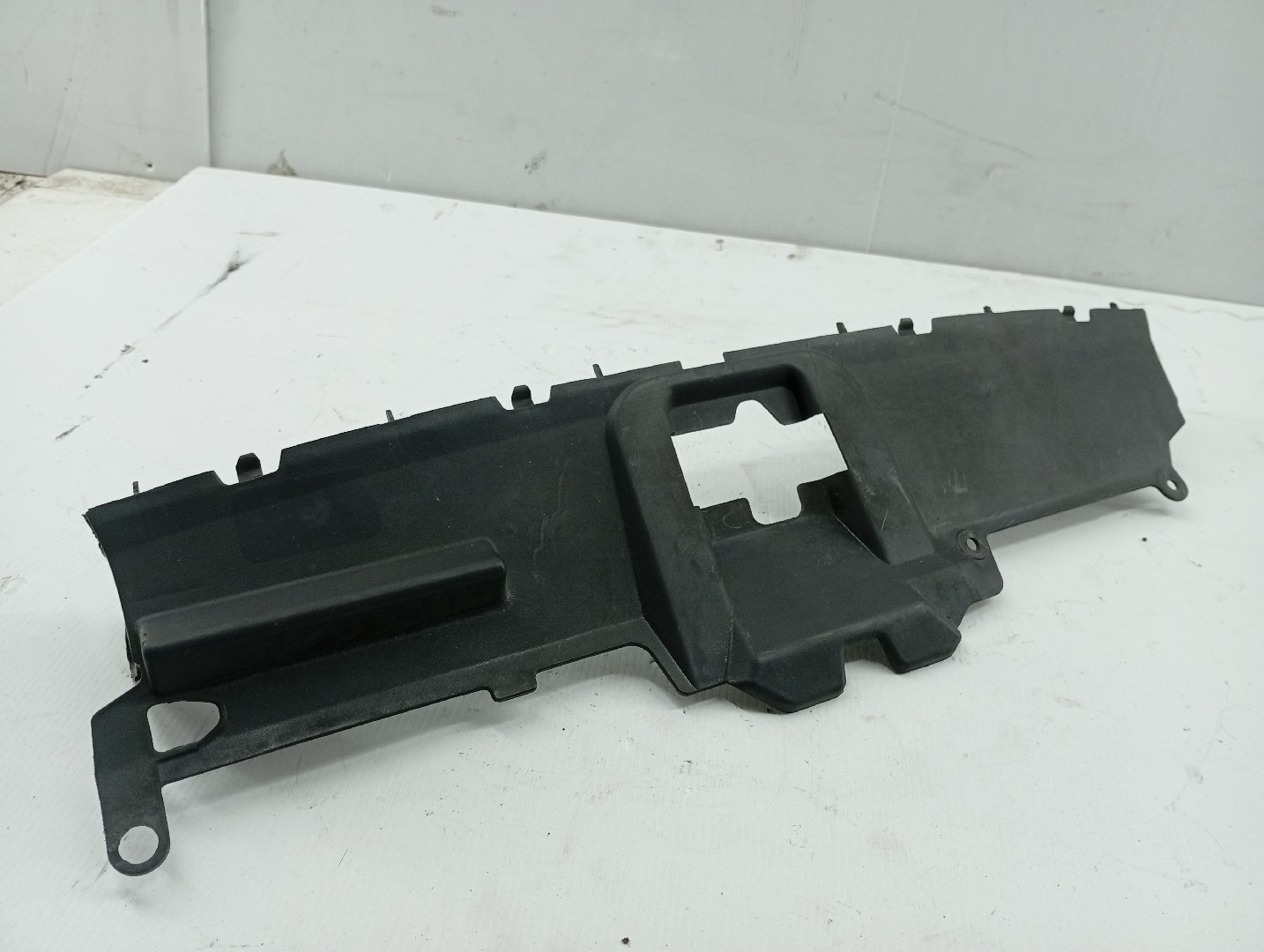 Acabamento de radiador FORD FOCUS (DAW, DBW) | 98 - 09 Imagem-2