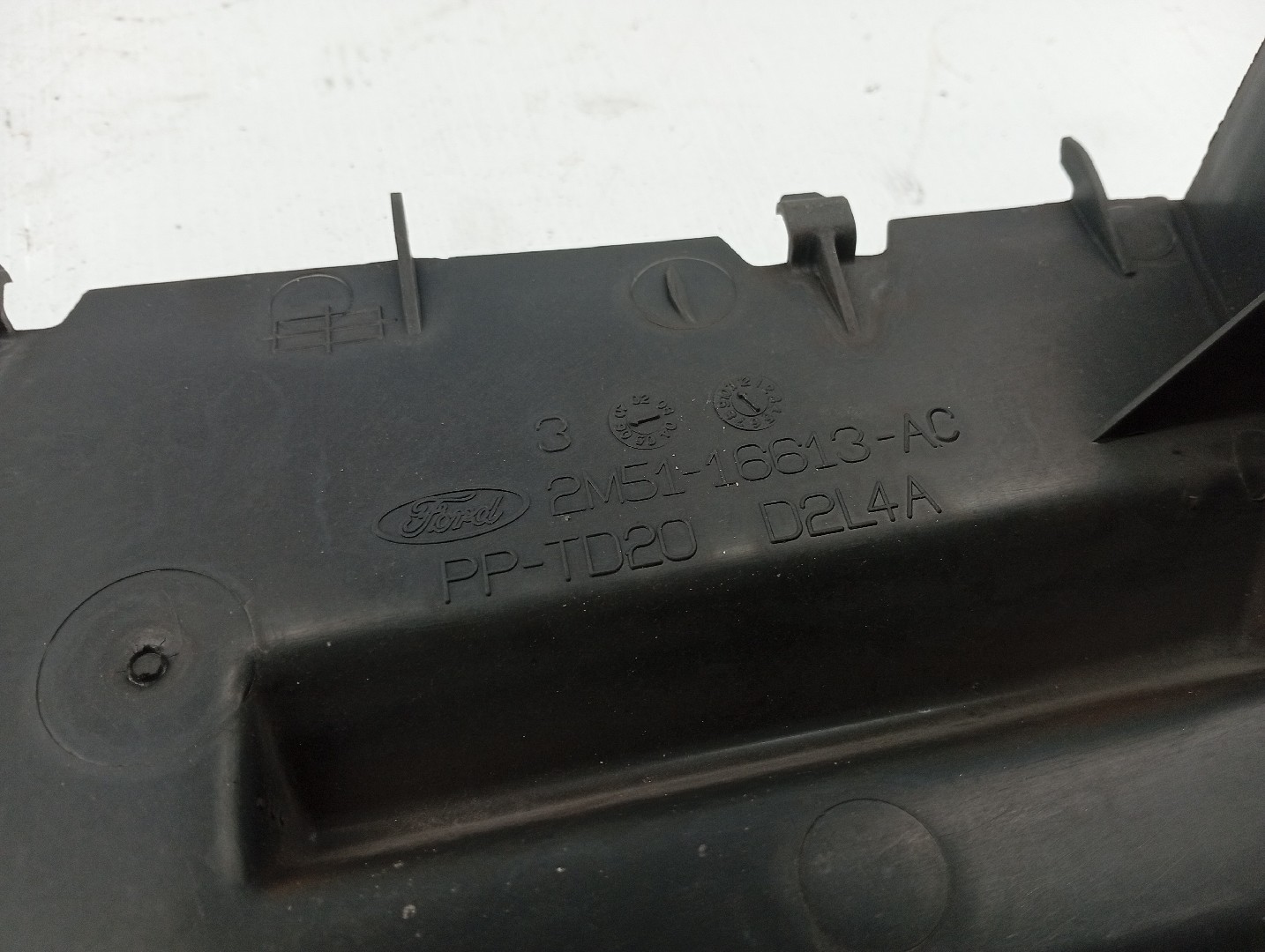 Acabamento de radiador FORD FOCUS (DAW, DBW) | 98 - 09 Imagem-1