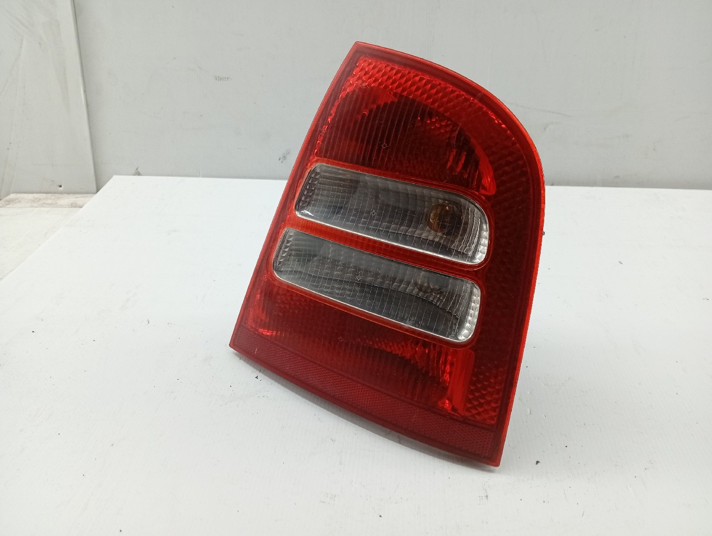 Farolim Stop Direito SKODA OCTAVIA I (1U2) | 96 - 10 Imagem-1