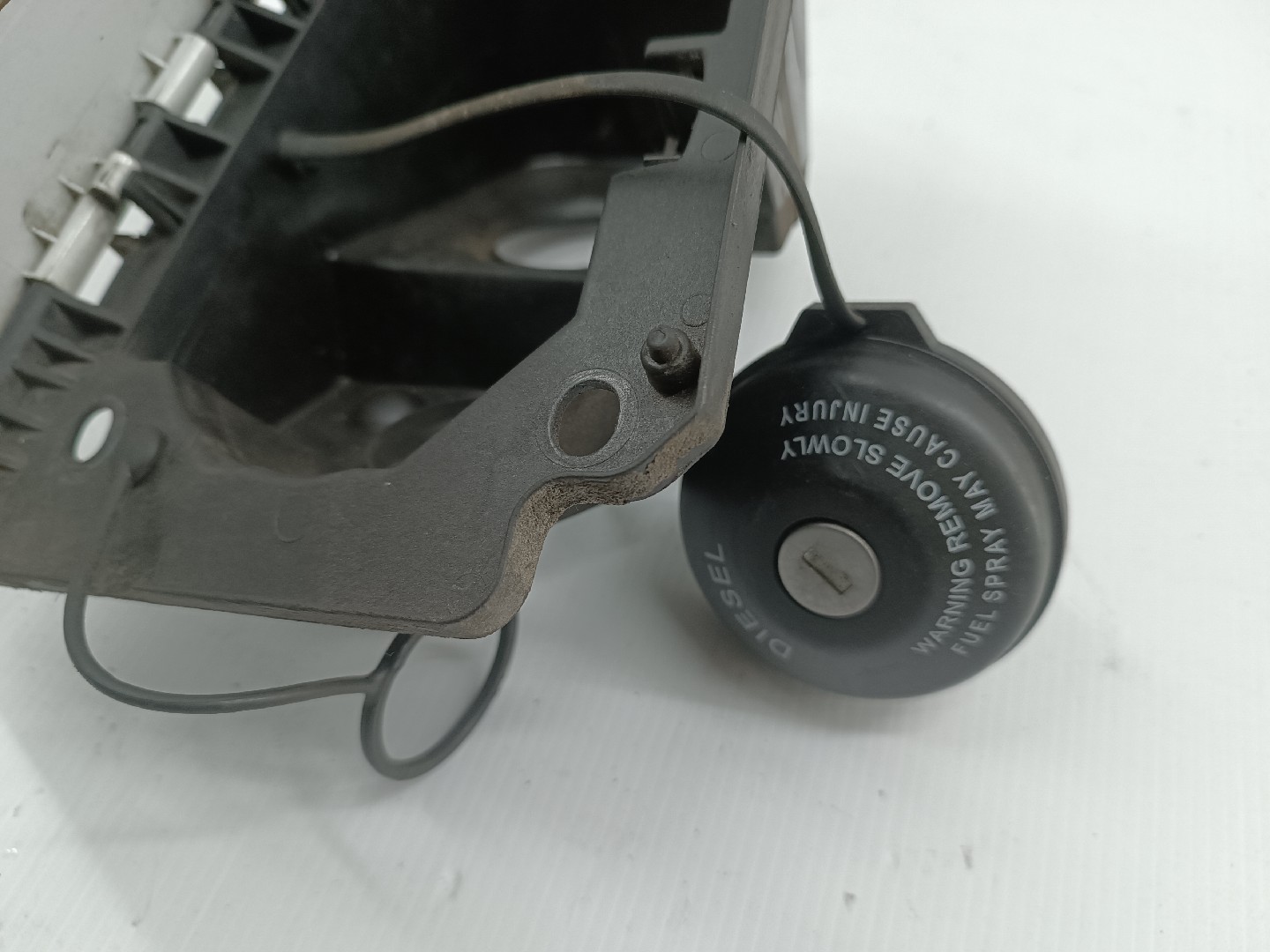 Tampa do deposito de combustível com tampão FIAT DUCATO Caixa (250_, 290_) | 06 -  Imagem-2