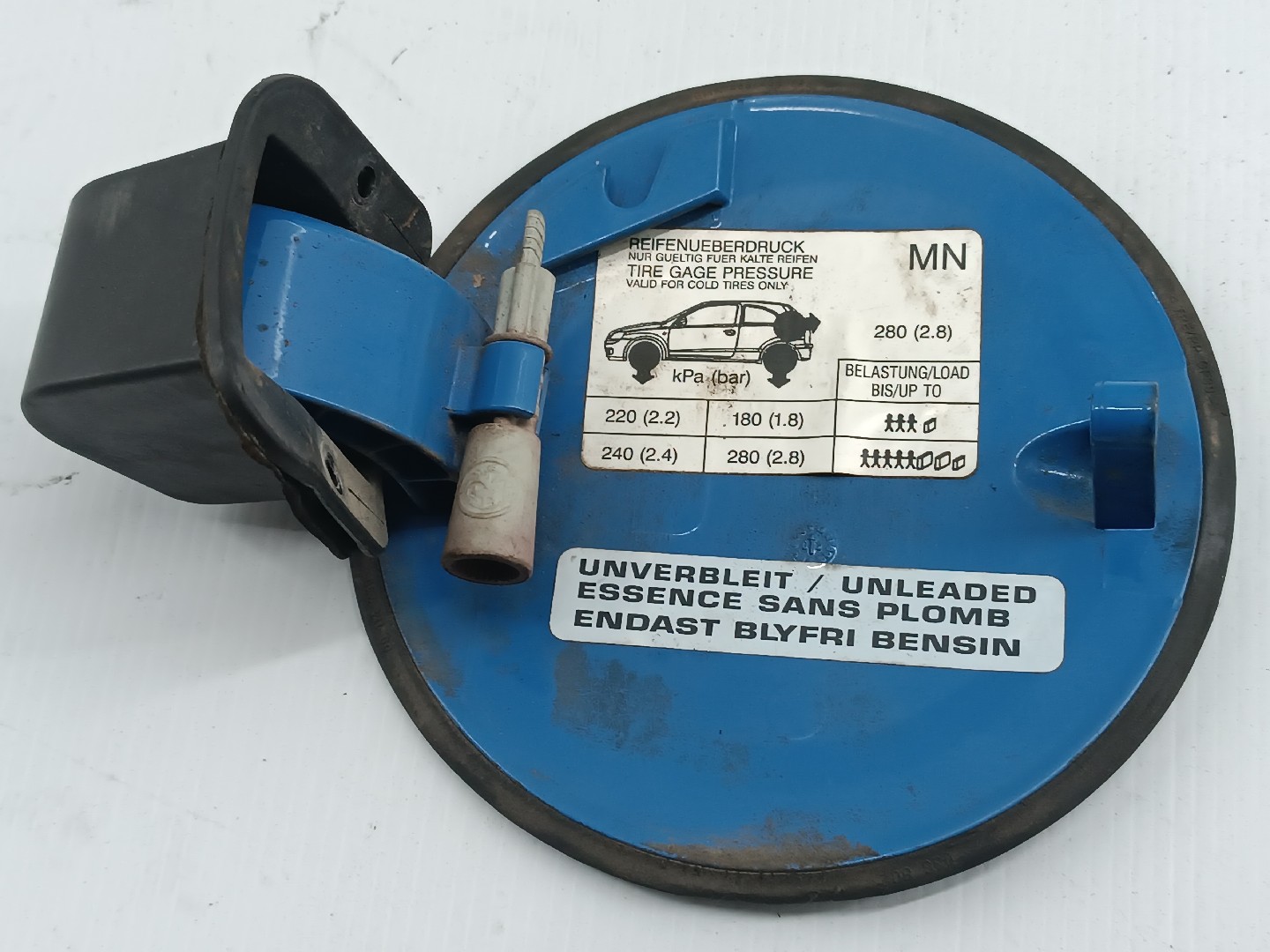 Tampa do deposito de combustível com tampão OPEL CORSA C (X01) | 00 - 09