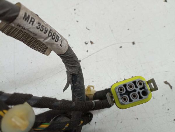 Instalação eléctrica porta trás direita MITSUBISHI SPACE STAR Veículo multiuso (DG_A) | 98 - 04 Imagem-1