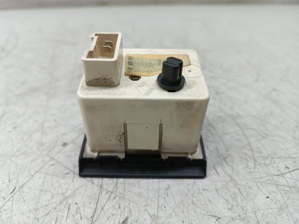 Moldura de relógio RENAULT CLIO I (B/C57_, 5/357_) | 90 - 98
