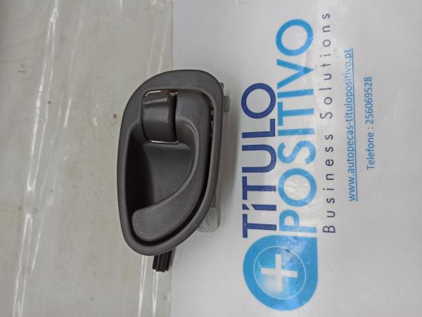 Puxador interior de porta traseira direita MITSUBISHI LANCER VI (CJ_, CP_) | 95 - 03 Imagem-1