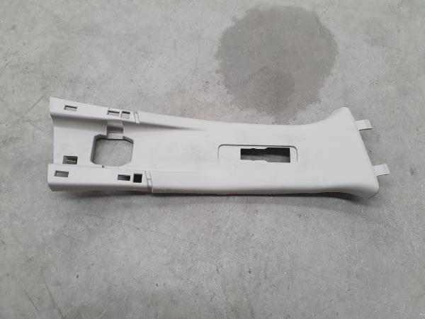 Pilar de forro superior direito RENAULT CAPTUR I (J5_, H5_) | 13 - 
