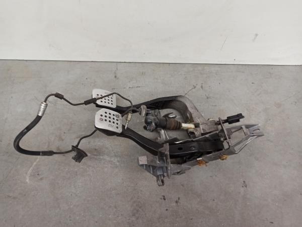 Pedal de embraiagem e travão VOLKSWAGEN PASSAT (3B3) | 00 - 05 Imagem-5