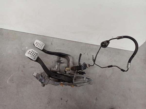 Pedal de embraiagem e travão VOLKSWAGEN PASSAT (3B3) | 00 - 05 Imagem-6