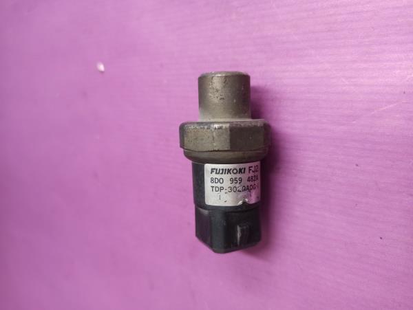 Sensor de pressão de AC AUDI A4 (8D2, B5) | 94 - 01 Imagem-1