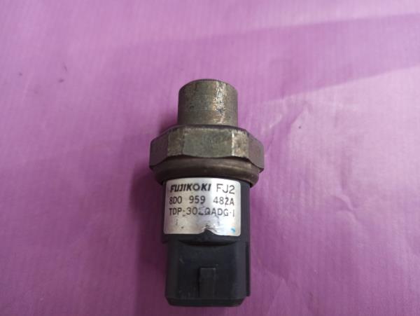 Sensor de pressão de AC AUDI A4 (8D2, B5) | 94 - 01 Imagem-4