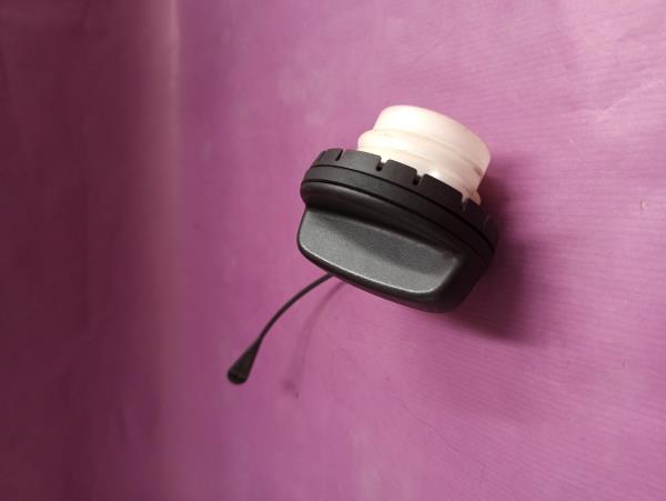 Tampa do deposito de combustível com tampão TOYOTA AURIS (_E15_) | 06 - 12 Imagem-1