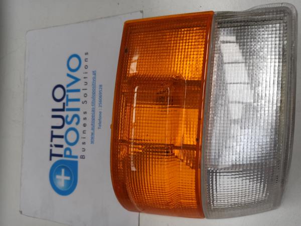 Farolim de Pisca Frente Direito TOYOTA HIACE IV Caixa (__H1_, __H2_) | 95 - 12 Imagem-1