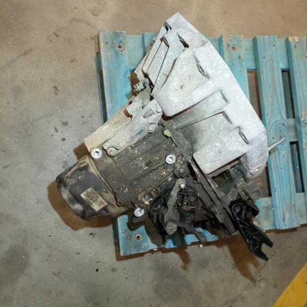 Caixa de Velocidades Manual RENAULT CLIO III Caixa (SB_, SR_) | 05 - 