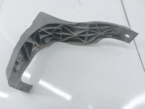 Suporte de montagem guarda lamas AUDI A4 (8E2, B6) | 00 - 05 Imagem-1