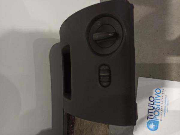 Painel inferior de tablier e controle de luzes SKODA FABIA I (6Y2) | 99 - 08 Imagem-9