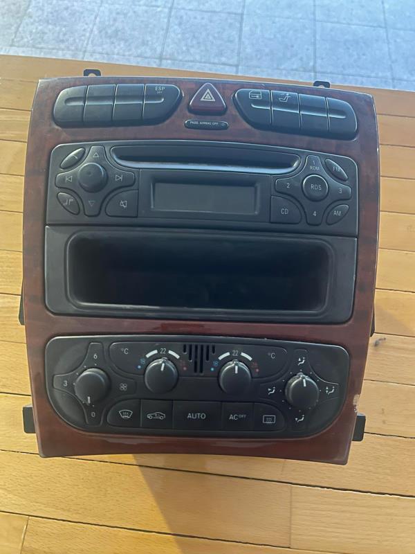 Consola Central MERCEDES-BENZ C-CLASS (W203) | 00 - 07 Imagem-0