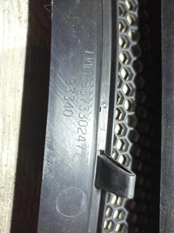 Grelha de torpedo PEUGEOT 208 I (CA_, CC_) | 12 -  Imagem-1