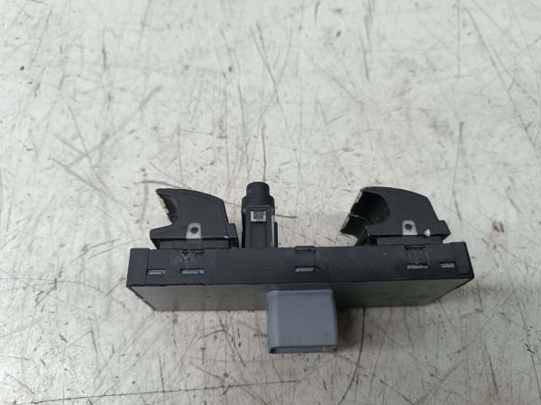 Comutador de vidro frente esquerdo VOLKSWAGEN PASSAT Variant (3C5) | 05 - 11