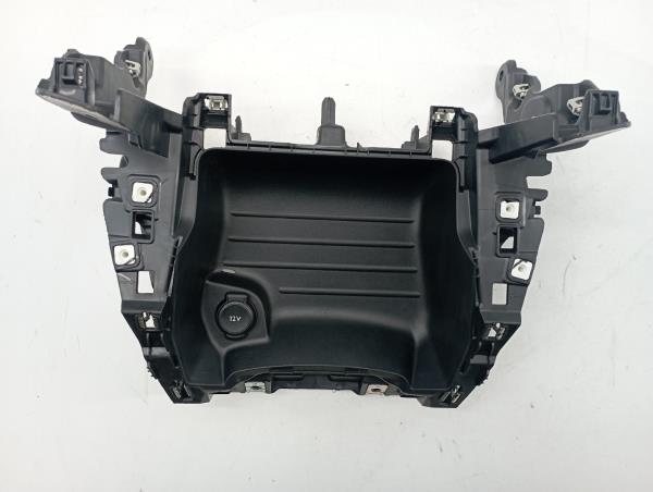 Acabamento de consola central PEUGEOT 208 II (UB_, UP_, UW_, UJ_) | 19 - 