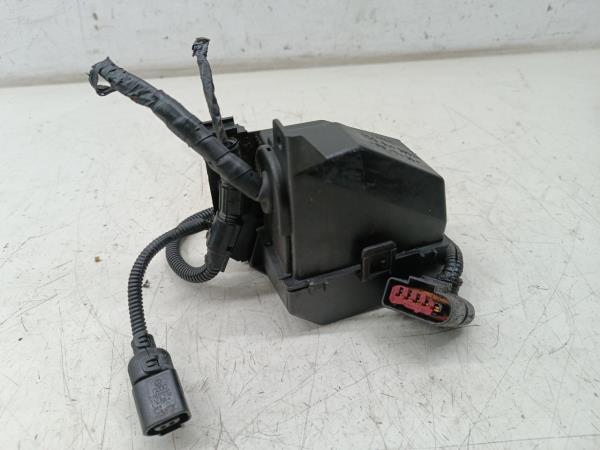 Caixa de fusíveis e relés VOLKSWAGEN NEW BEETLE (9C1, 1C1) | 98 - 10 Imagem-3