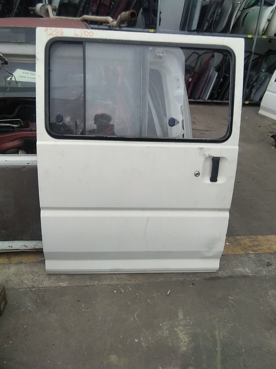 PORTA LATERAL MITSUBISHI L 300 / DELICA II Autocarro (LO3_P/G, L0_2P) | 80 - 87