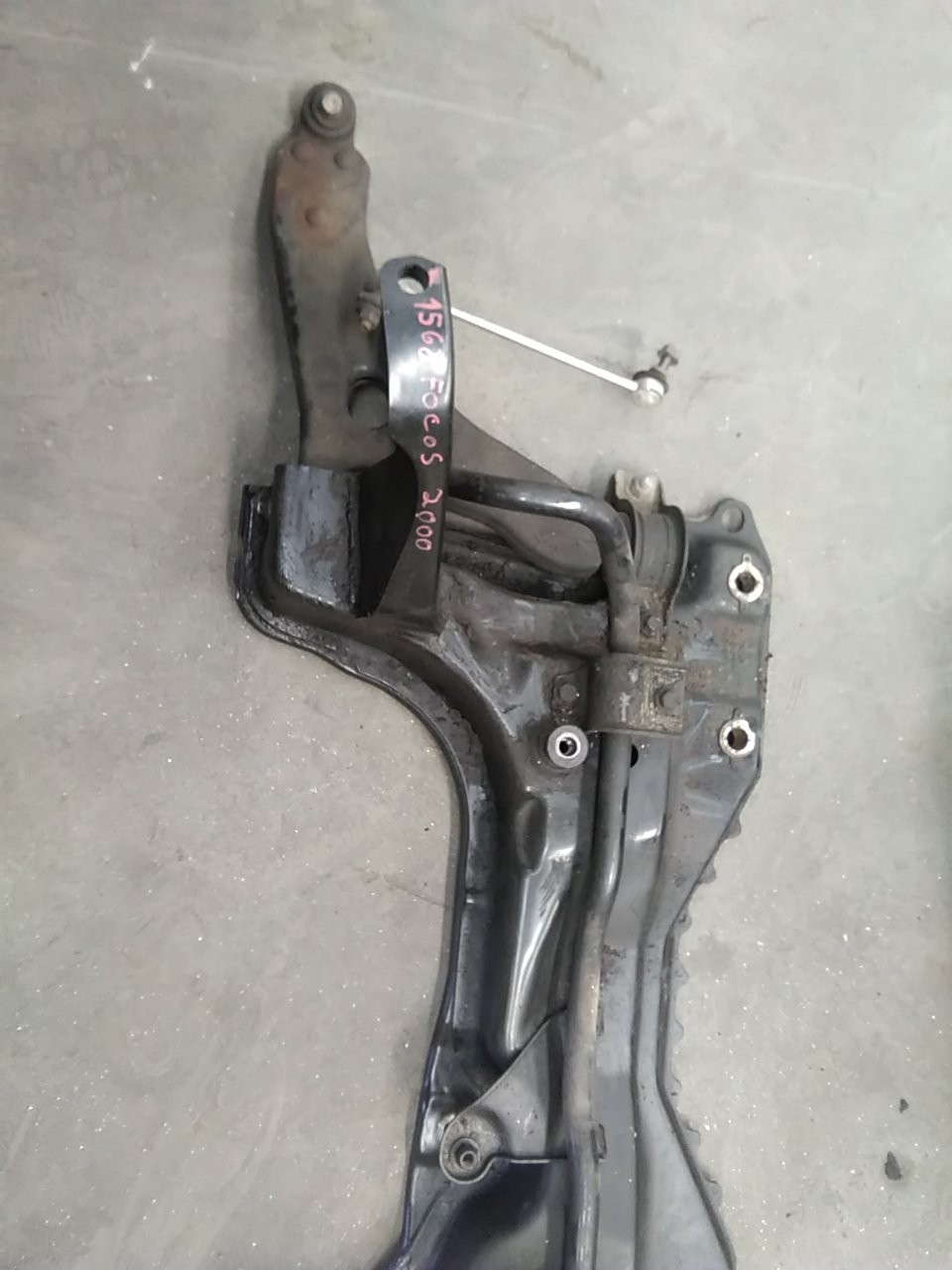 CHARRIOT FORD FOCUS (DAW, DBW) | 98 - 09