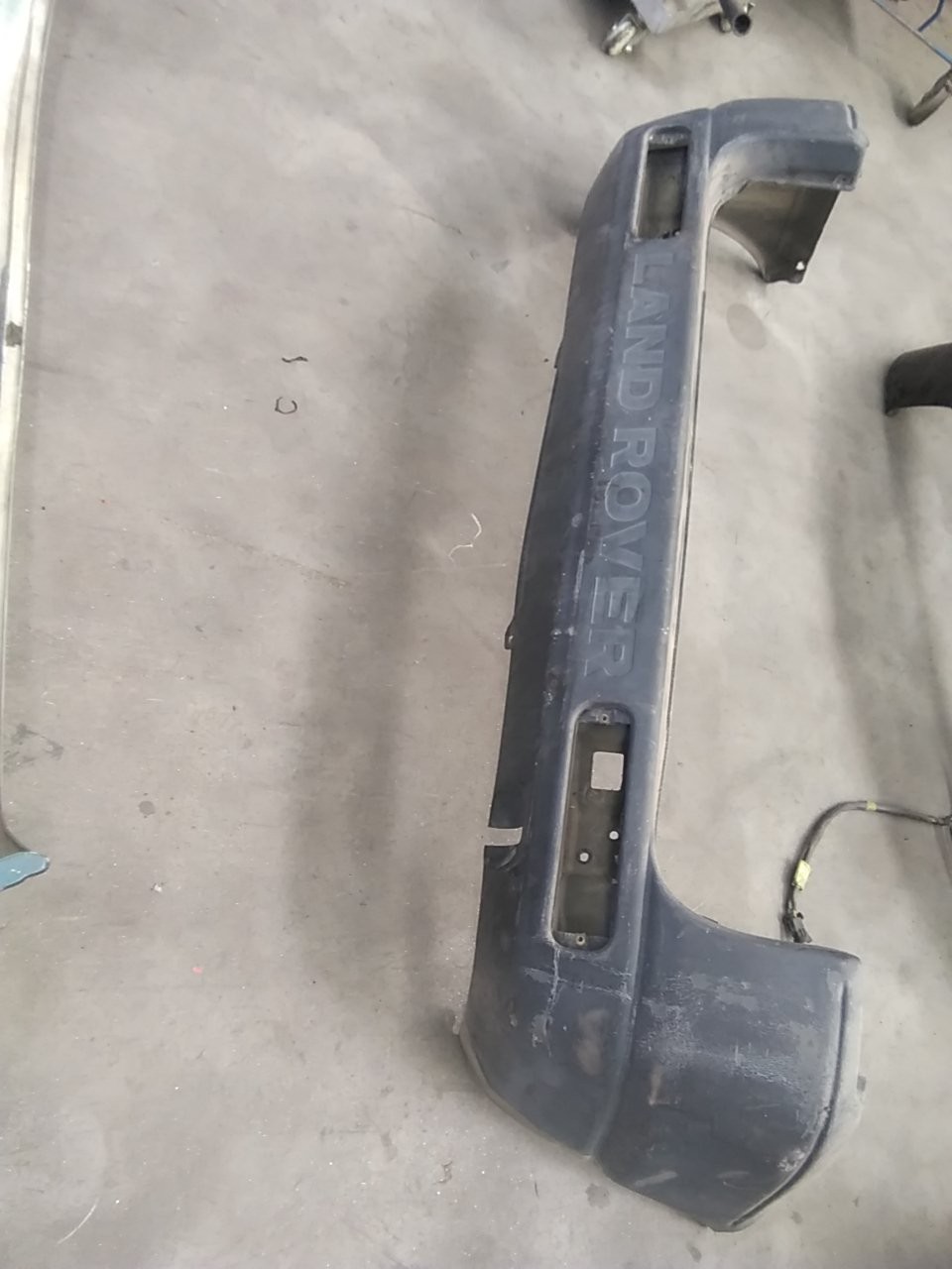PARACHOQUES TRÁS LAND ROVER 110/127 (LDH) | 83 - 90