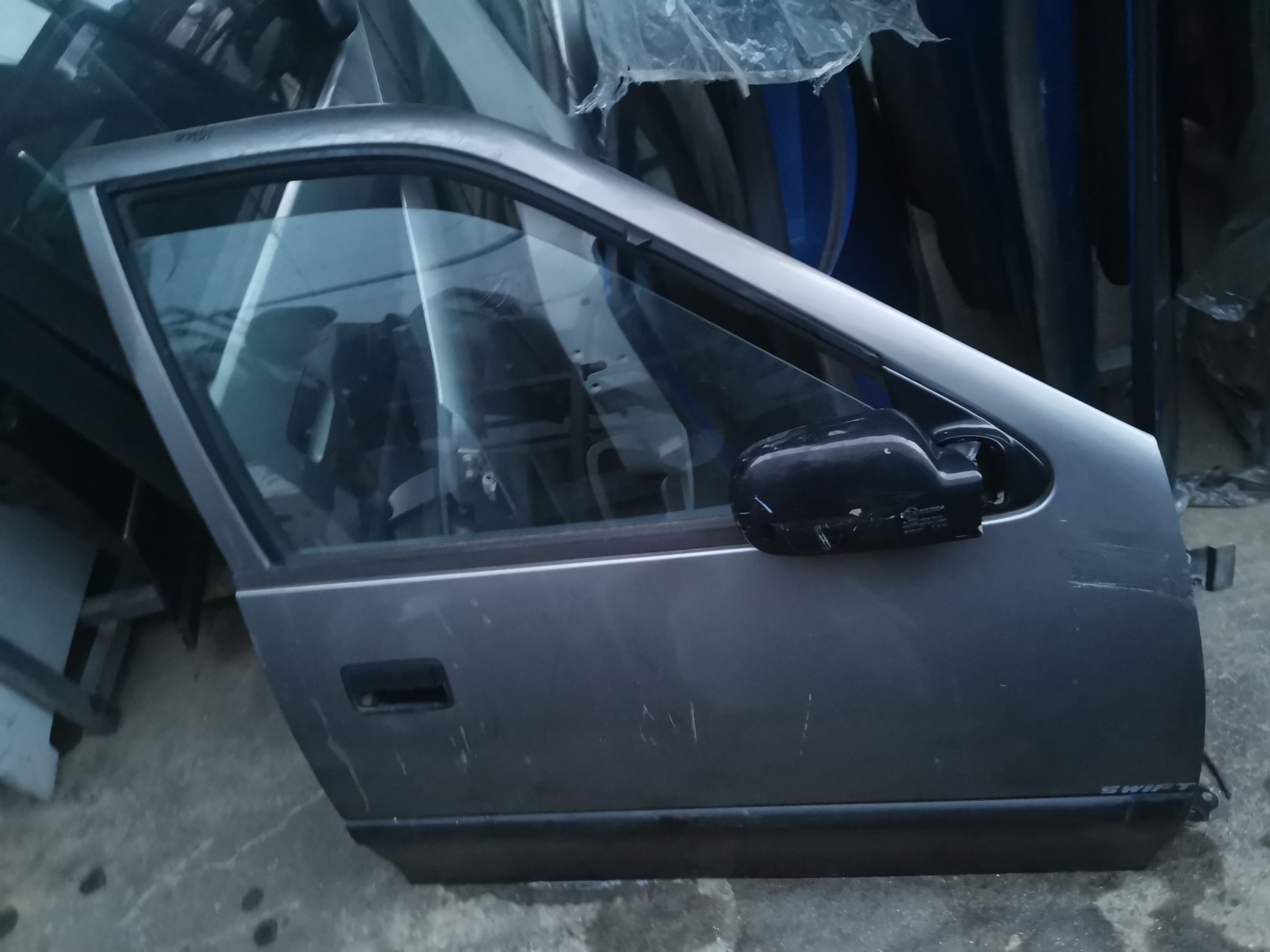 PORTA FRENTE DIREITA SUZUKI SWIFT I (AA) | 83 - 89