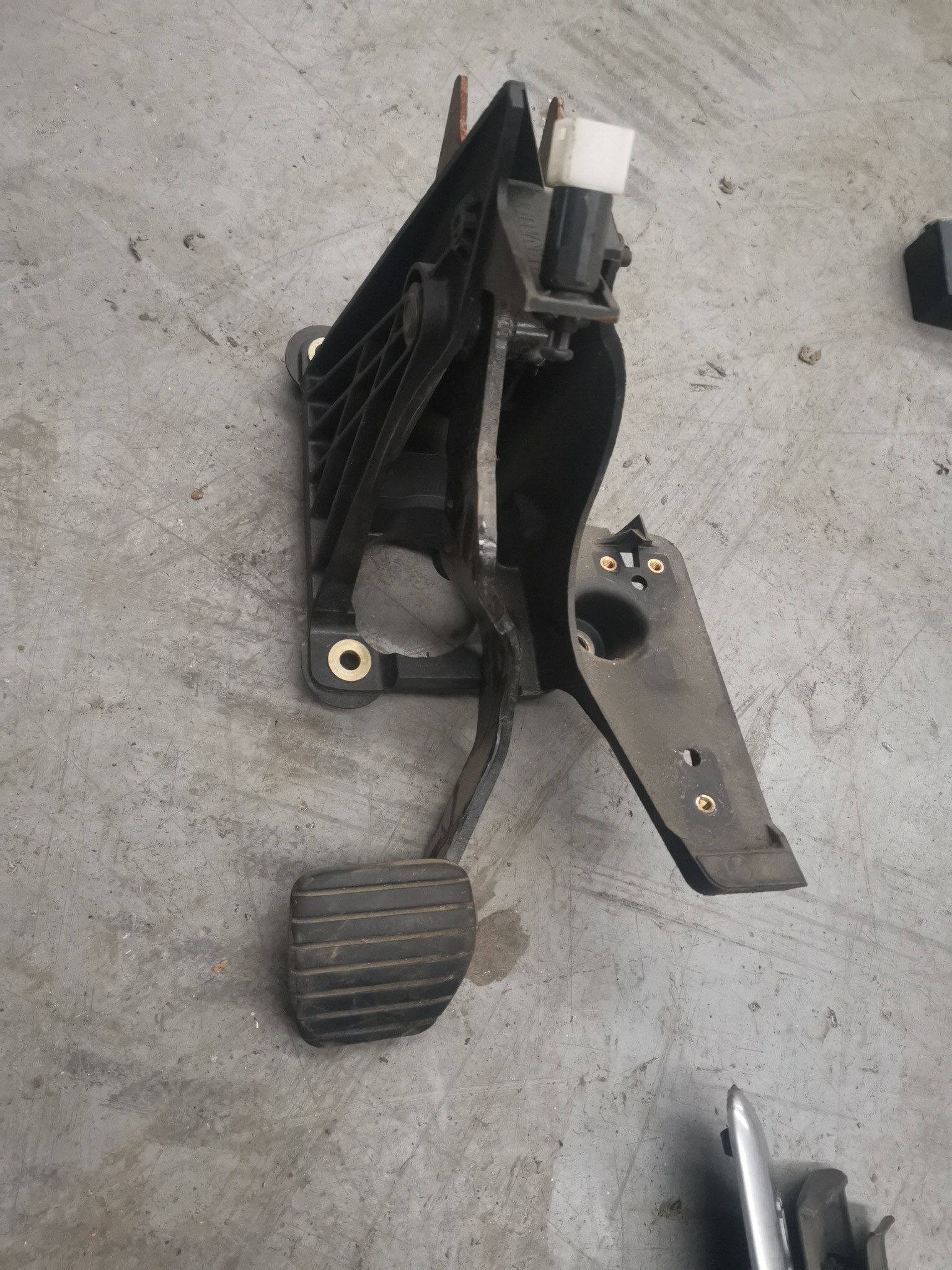 PEDAL DE TRAVAO RENAULT LAGUNA II BREAK DIESEL
