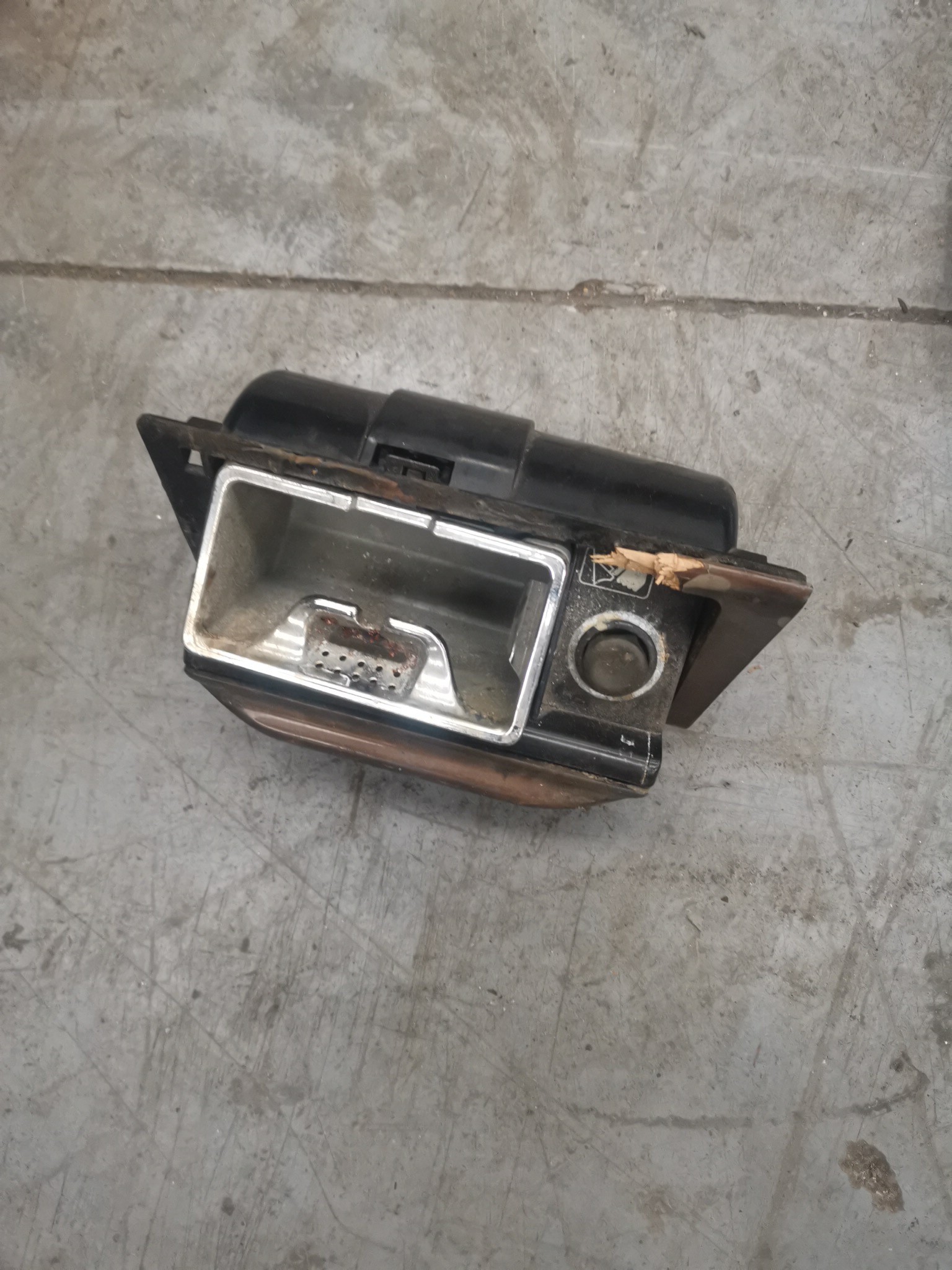 CINZEIRO FRENTE MERCEDES-BENZ 200D (124)