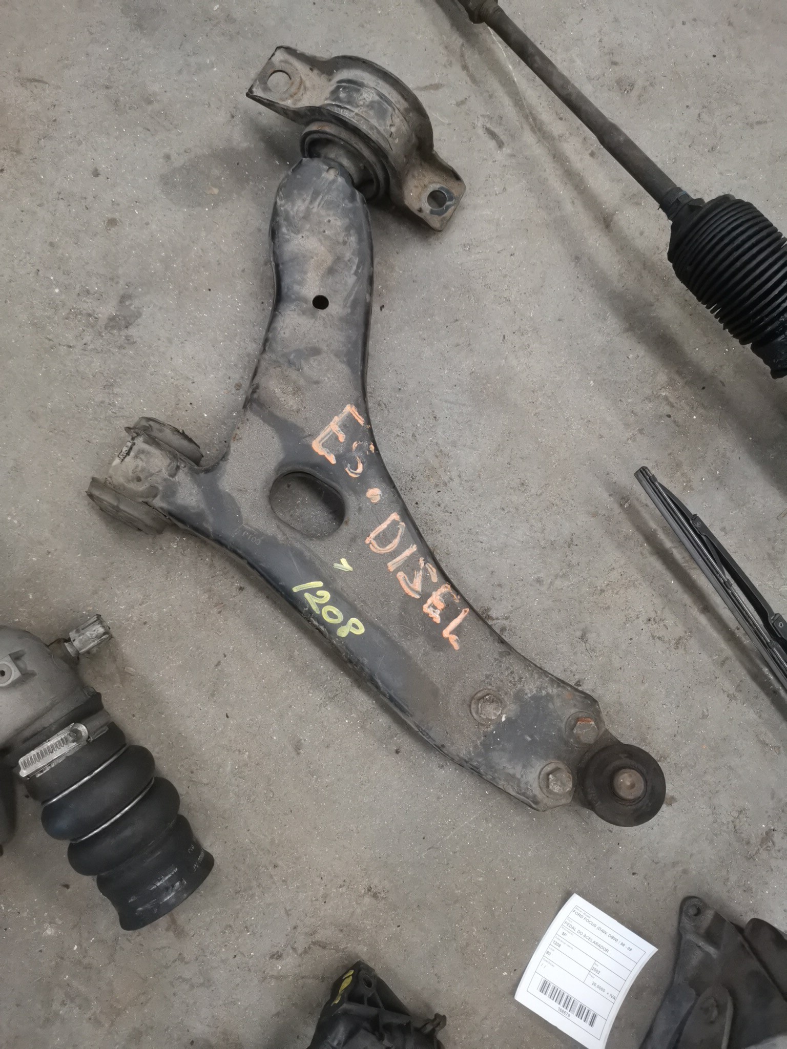 BRAÇO SUSPENSAO FORD FOCUS (DAW, DBW) | 98 - 09