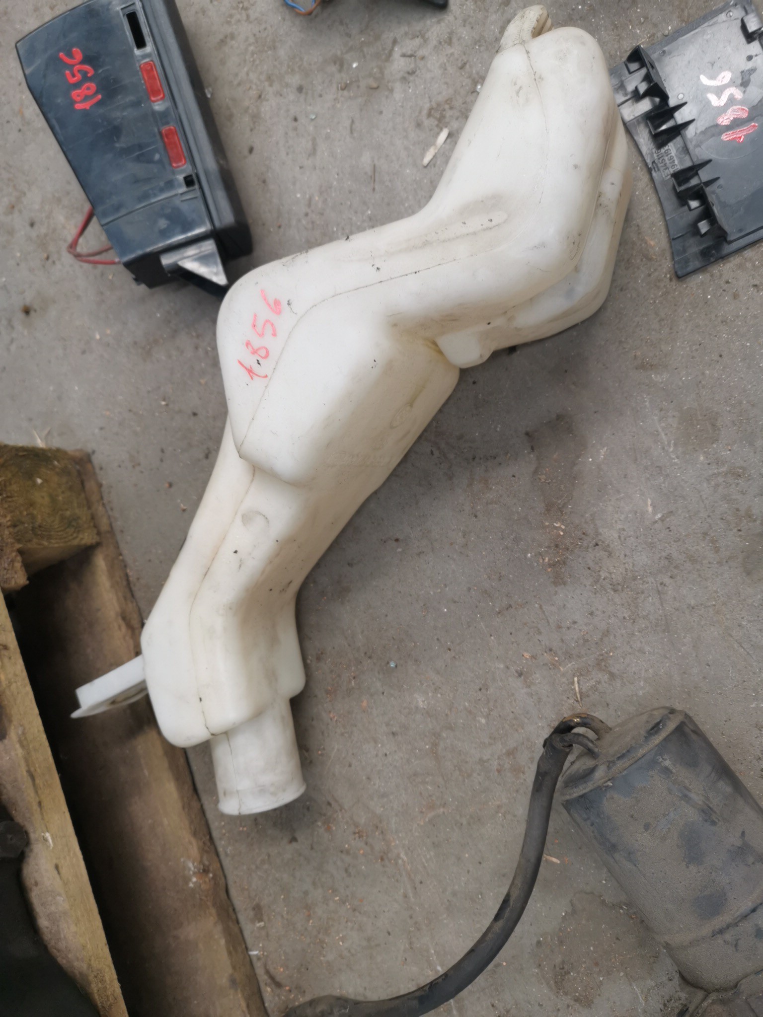 DEPOSITO AGUA LIMPA VIDROS BMW 520 I