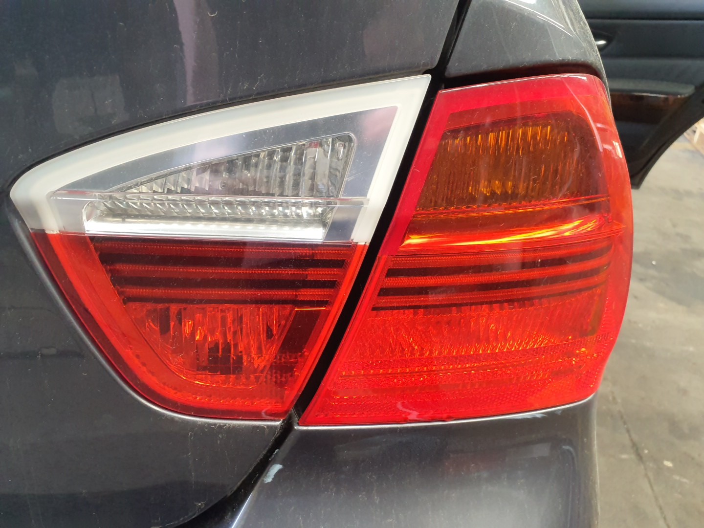 FAROLIM MALA DIR. BMW 320 Imagem-1
