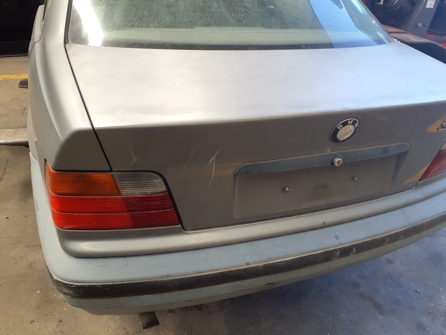 PORTA MALA BMW 316 I Imagem-0