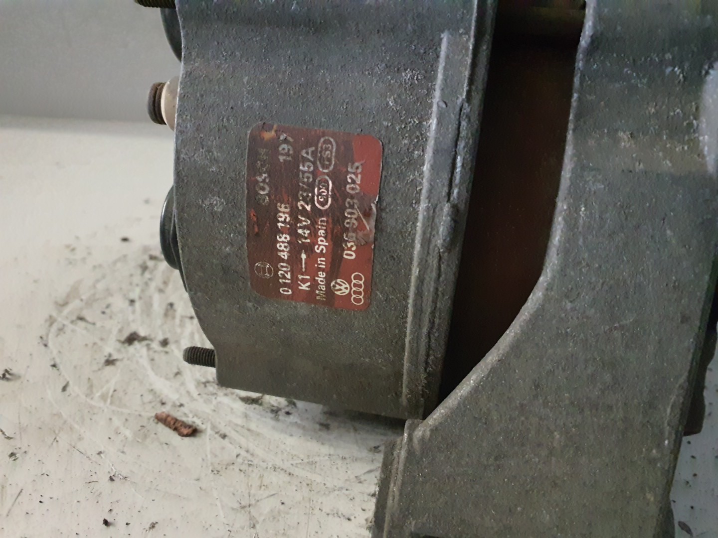 Alternator VOLKSWAGEN POLO (86C, 80) | 81 - 94 Imagem-1