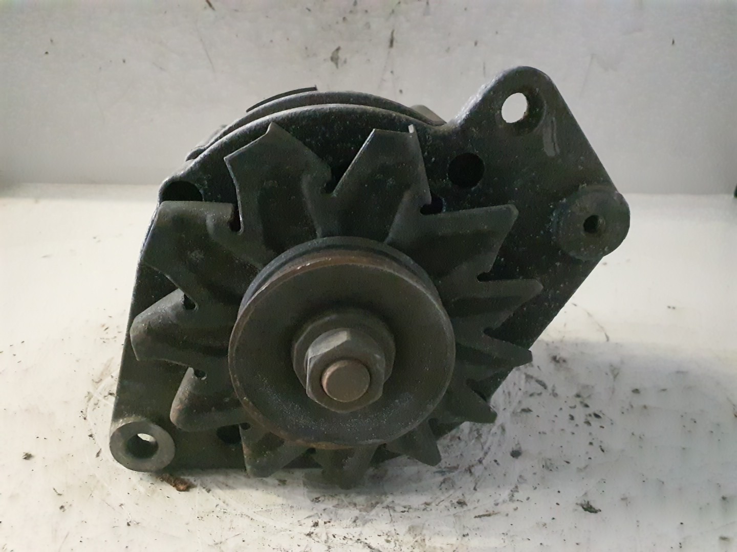 Alternator VOLKSWAGEN POLO (86C, 80) | 81 - 94 Imagem-2
