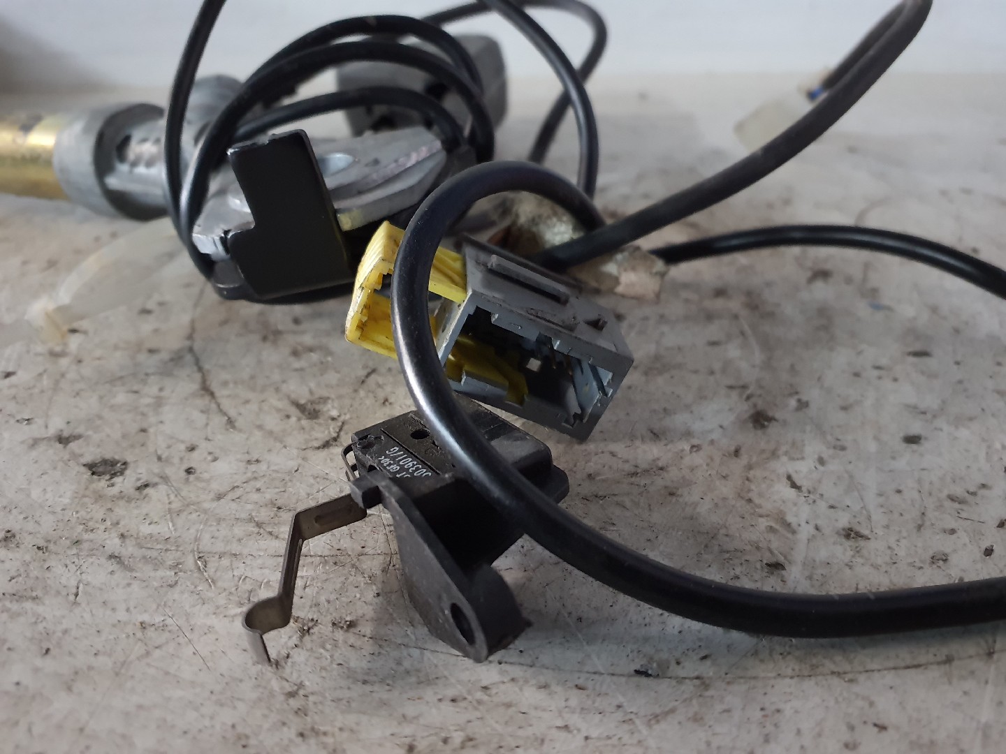 PRETENSOR DE CINTO RENAULT CLIO II Caixa (SB0/1/2_) | 98 - 