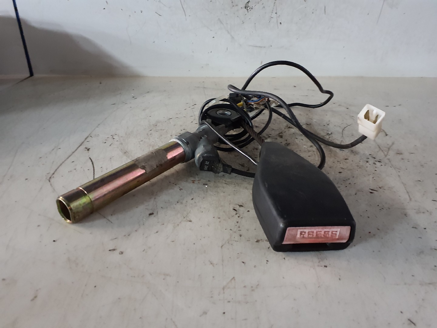 PRETENSOR DE CINTO RENAULT CLIO II Caixa (SB0/1/2_) | 98 -  Imagem-1